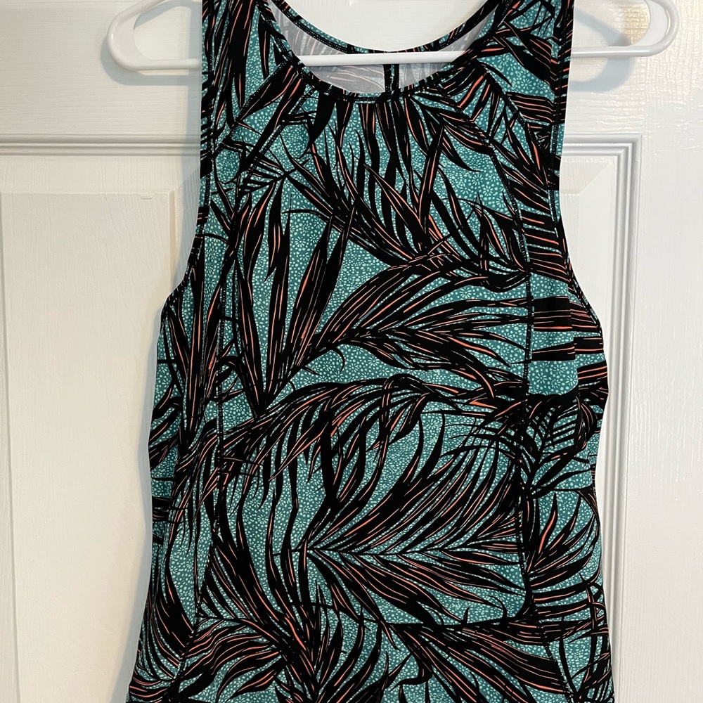 Lululemon, patterned tank size 6
